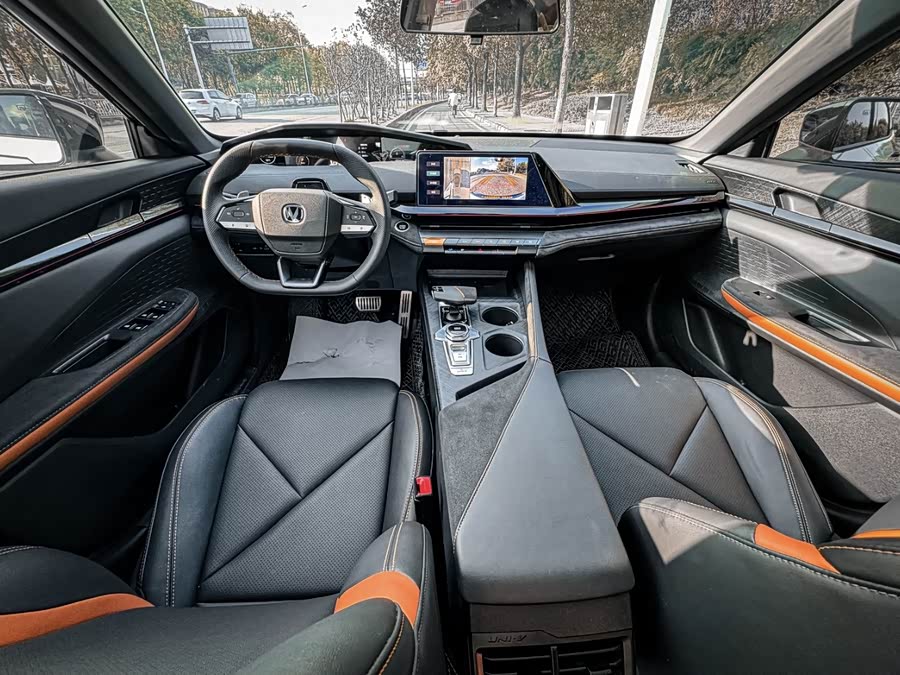 Changan UNI-V 2022 car image #13