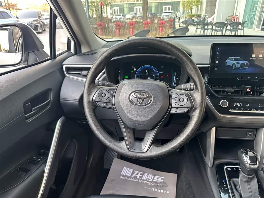 Toyota Corolla Cross 2024 immagine di auto #13