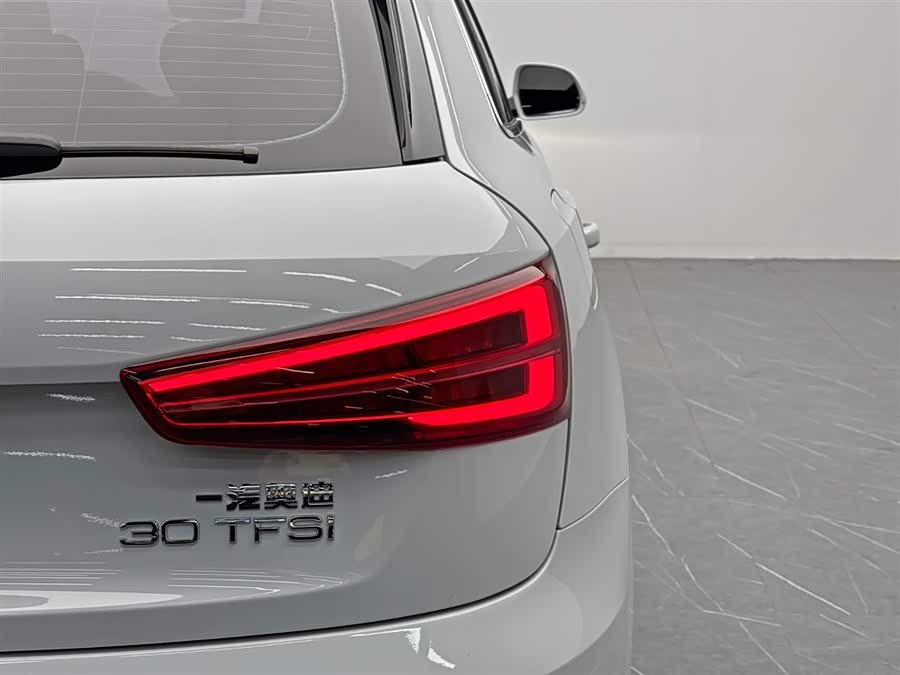 Audi Q3 2017 #13 Audi Q3 2017 car image #13