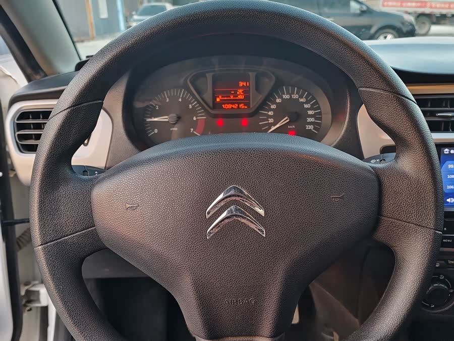 Citroen C-Elysée 2014 imagem de carro #13