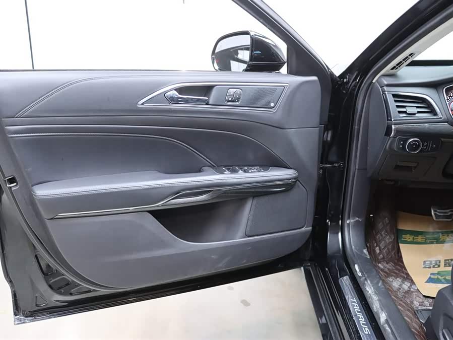 Ford Taurus 2020 car image #13