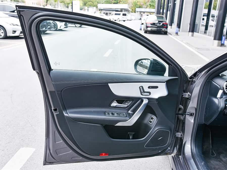 Mercedes-Benz A AMG 2025 #13 Mercedes-Benz A AMG 2025 صورة سيارة #13