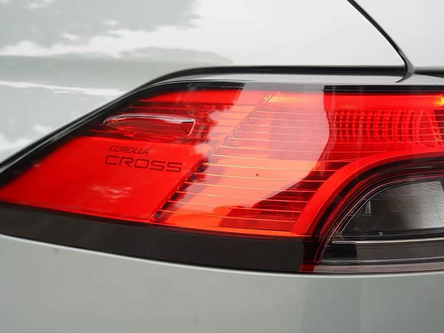 Toyota Corolla Cross 2022 immagine di auto #13