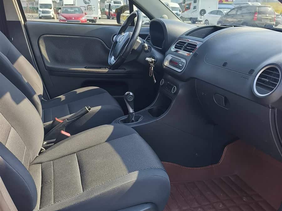 MG 3 2015 car image #13