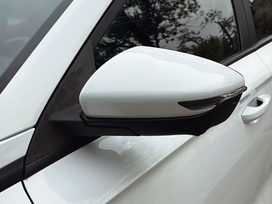GEELY Emgrand 2021 car image #13