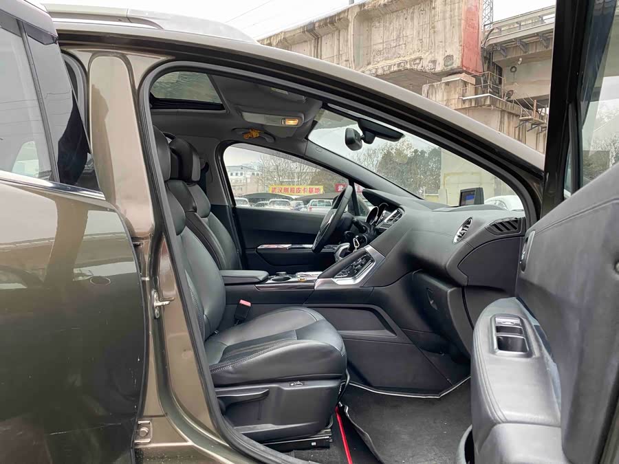 Peugeot 301 2017 car image #13