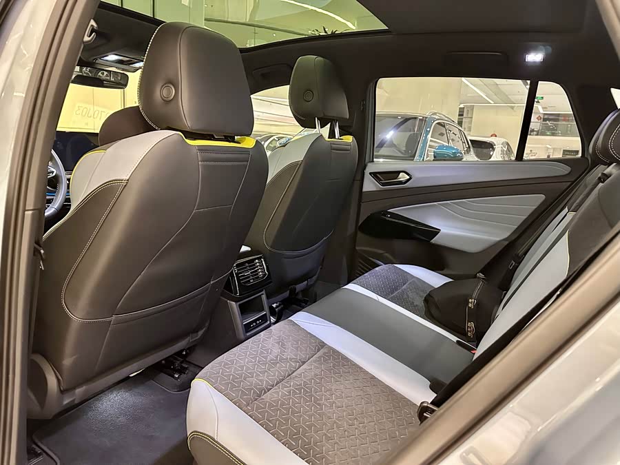 Volkswagen ID.4 X 2022 صورة سيارة #13