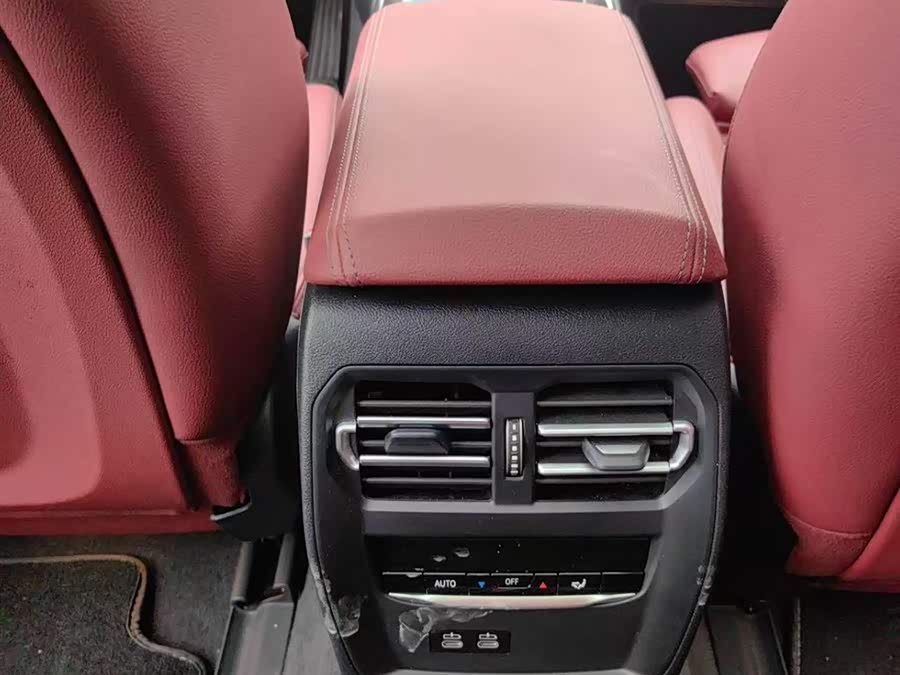 BMW i3 2024 car image #13