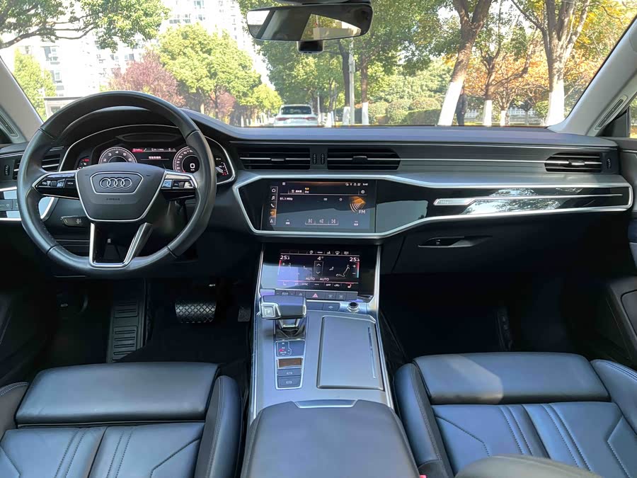 Audi A7 2021 car image #13