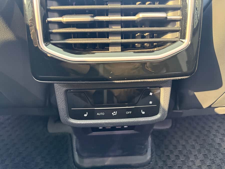 Volkswagen ID.6 Crozz 2024 immagine di auto #13