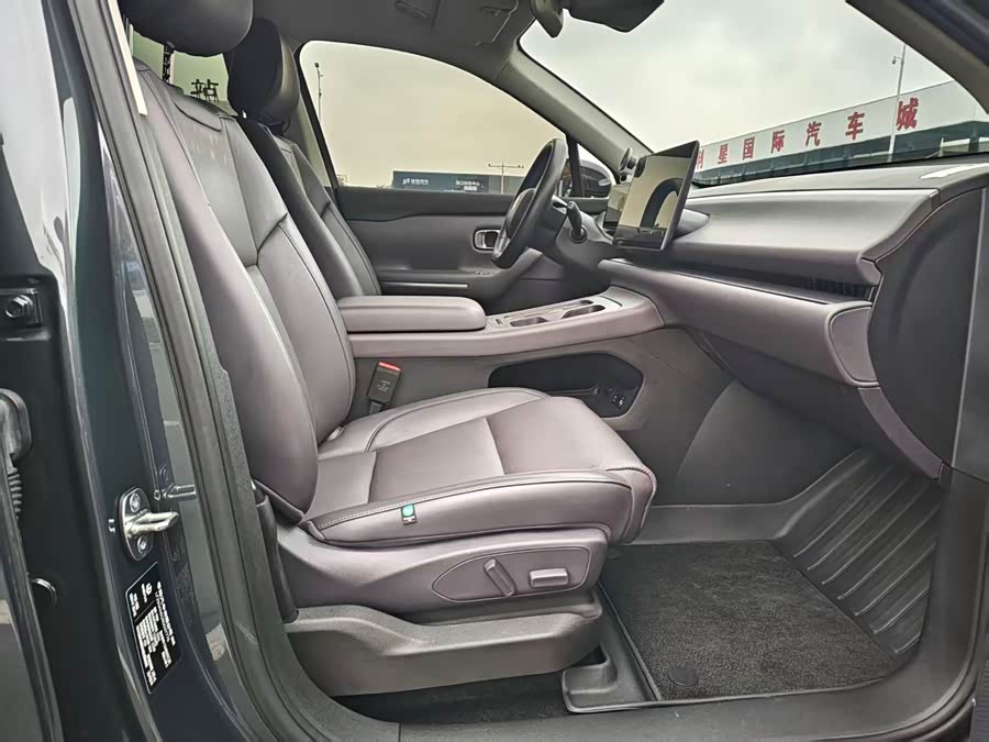 零跑汽车 零跑C16 2024 汽车图片 #13