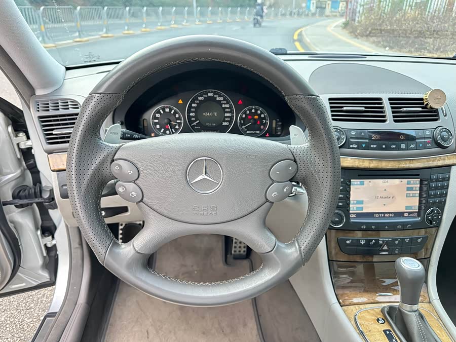 Mercedes-Benz E AMG 2007 immagine di auto #13