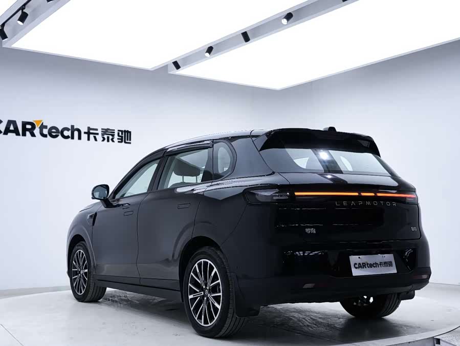 零跑汽车 零跑B10 2025 汽车图片 #13