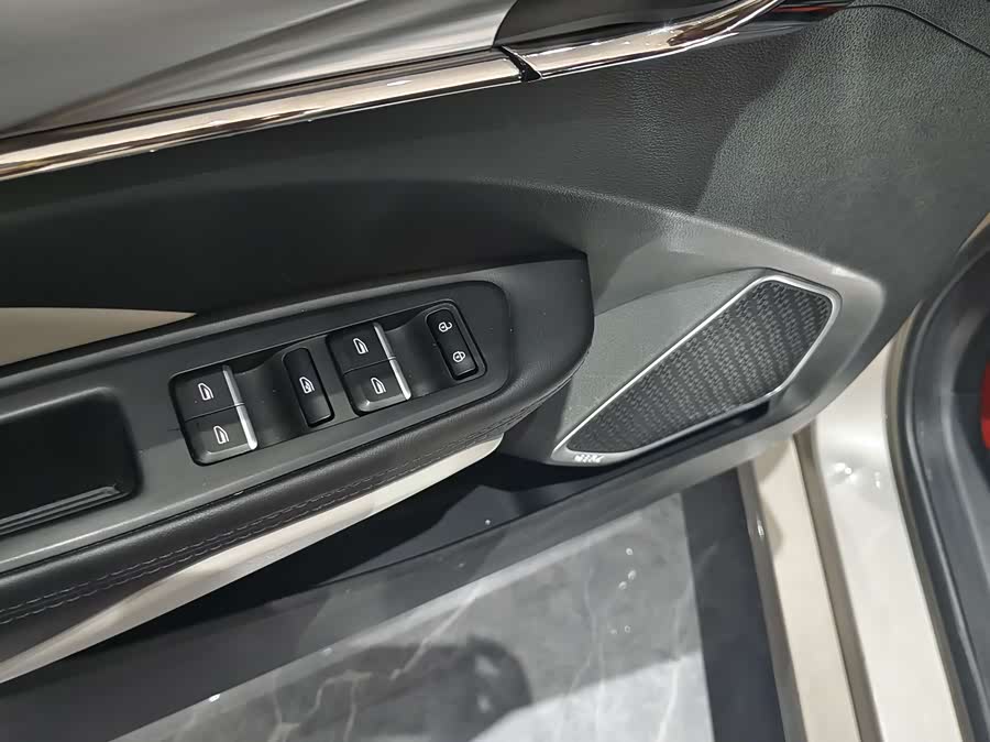 GEELY Binray 2019 car image #13