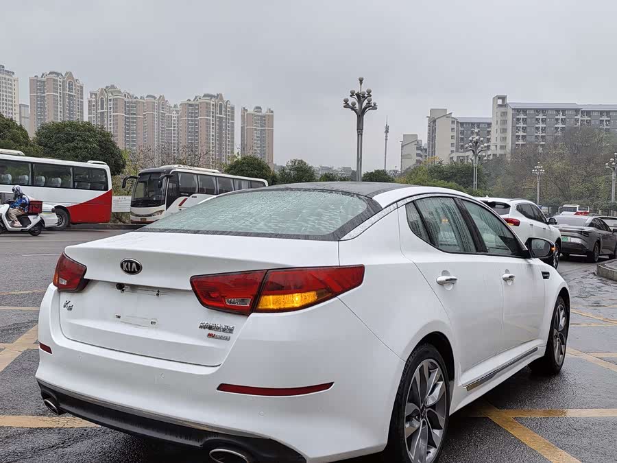 Kia K5 2015 car image #13