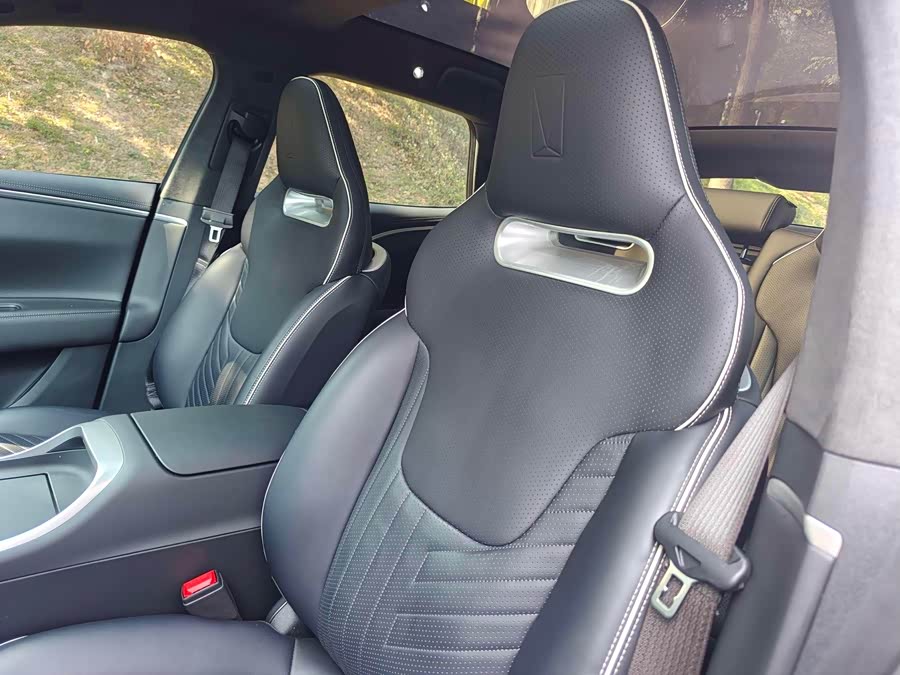 Avatr 11 2023 car image #13
