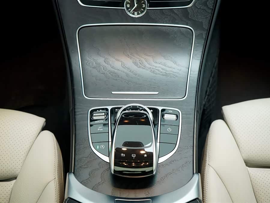 Mercedes-Benz C Class 2015 car image #13