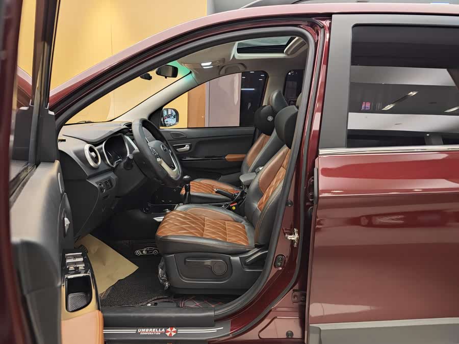 SWM斯威汽车 SWM斯威X3 2019 汽车图片 #13