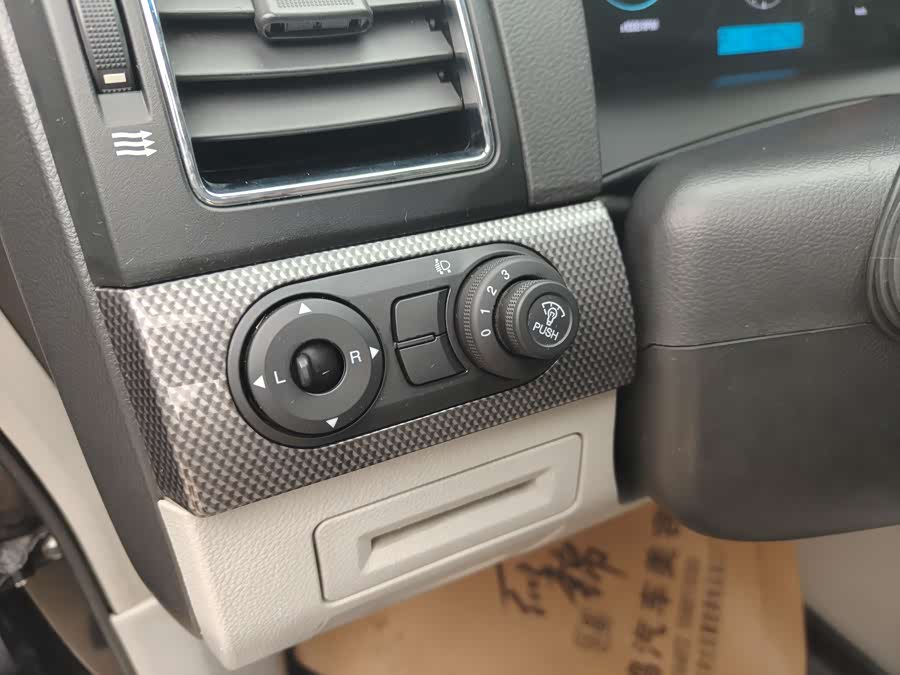 Chevrolet Captiva 2013 #13 Chevrolet Captiva 2013 car image #13