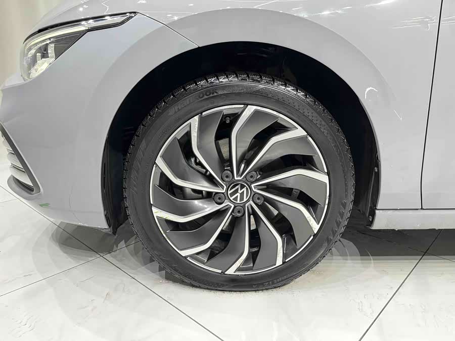 Volkswagen Golf 2022 car image #13