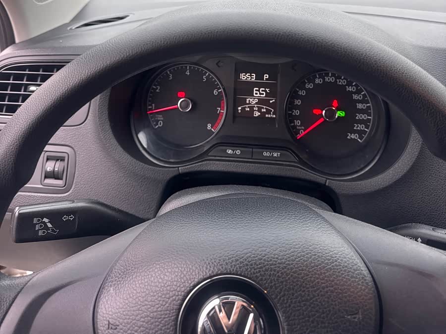 Volkswagen Polo 2016 imagen de coche #13