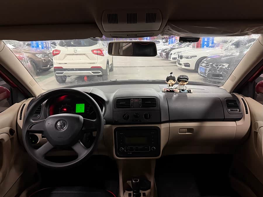 Skoda Fabia 2014 immagine di auto #13