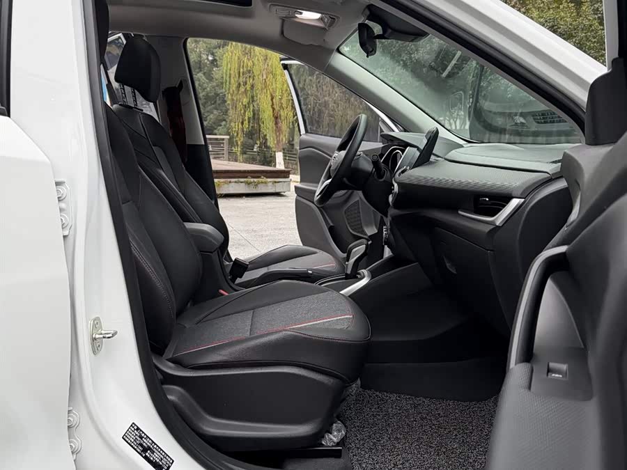 Chevrolet Tracker 2021 изображение автомобиля #13