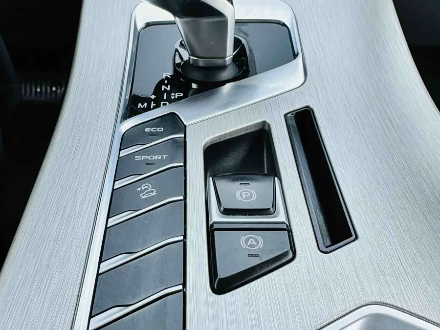 GEELY Coolray 2022 car image #13