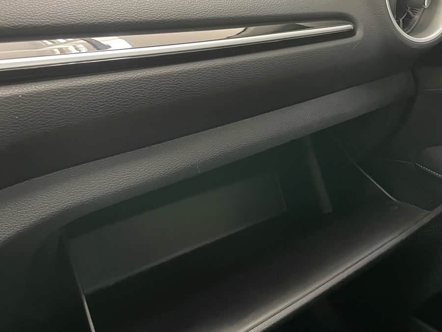 Kia K3 2022 car image #13