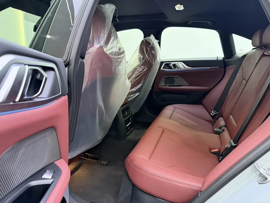 BMW i4 2025 car image #13