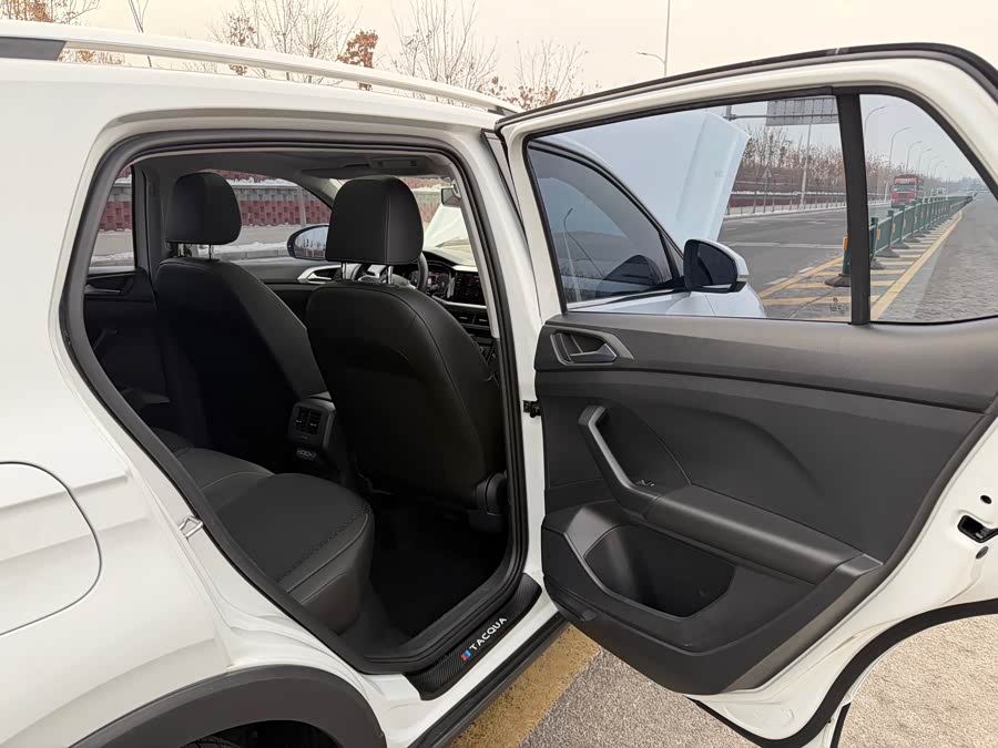 Volkswagen Tacqua 2021 car image #13