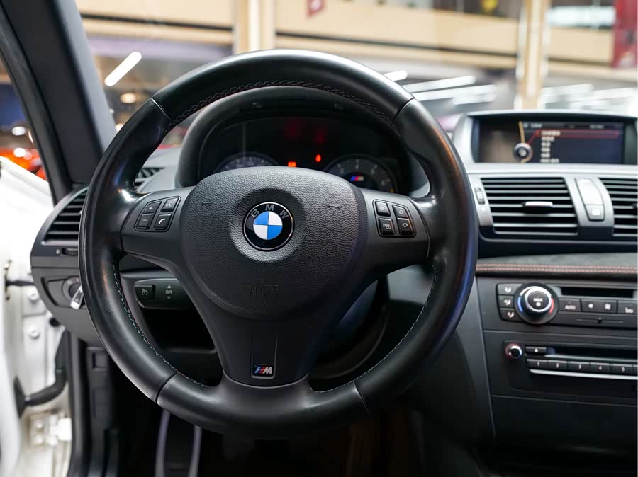 BMW 1 Series M 2012 car image #13