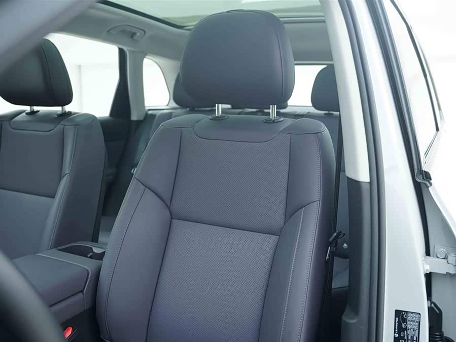 零跑汽车 零跑C10 2025 汽车图片 #13