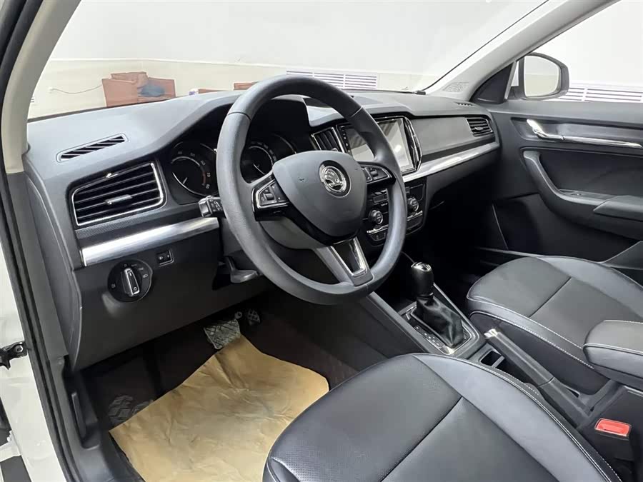 Skoda Kamiq 2022 изображение автомобиля #13