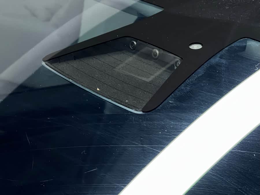Tesla Model Y 2022 car image #13