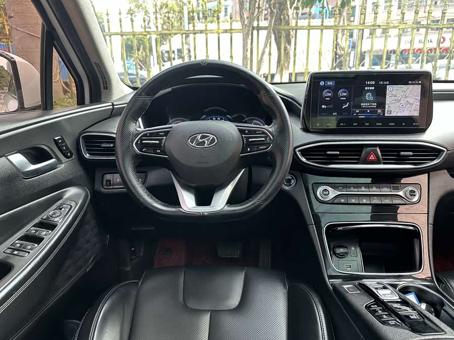 Hyundai Santa Fe 2020 car image #13