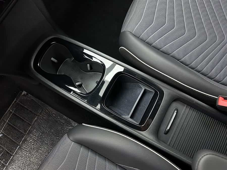 Volkswagen 2025 car image #13