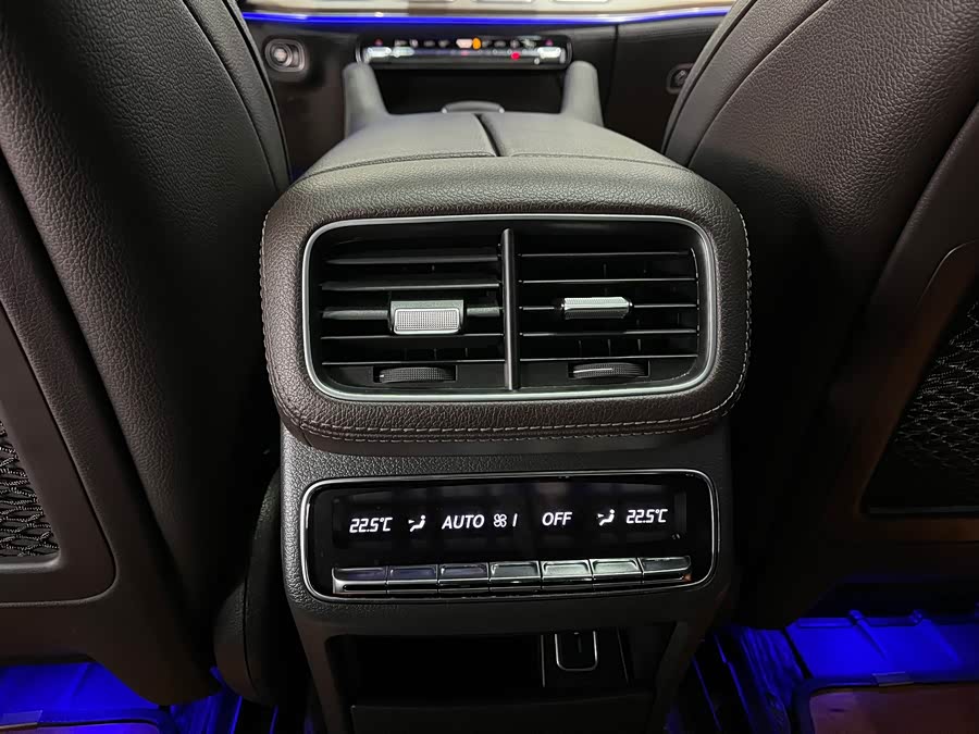 Mercedes-Benz GLE Class 2020 car image #13