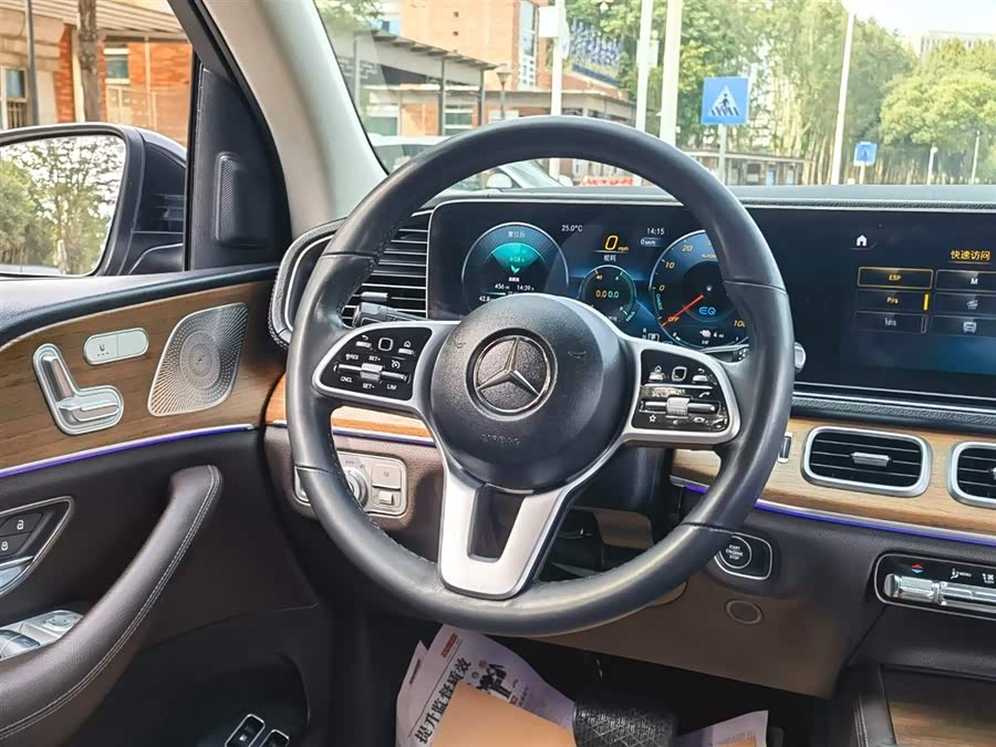 Mercedes-Benz GLE Class New Energy 2021 car image #13