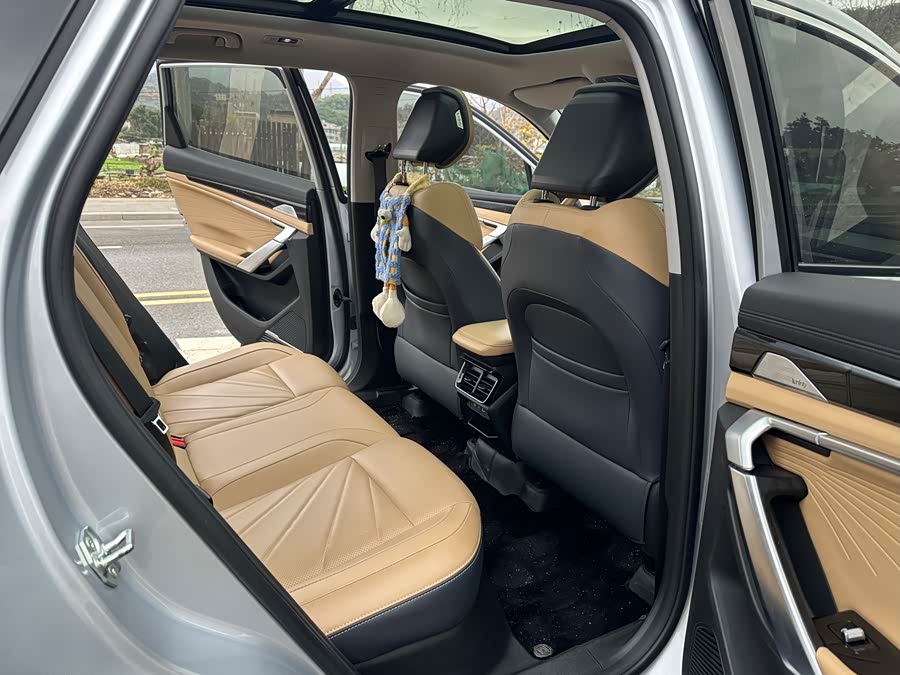 GEELY Boyue L 2022 car image #13
