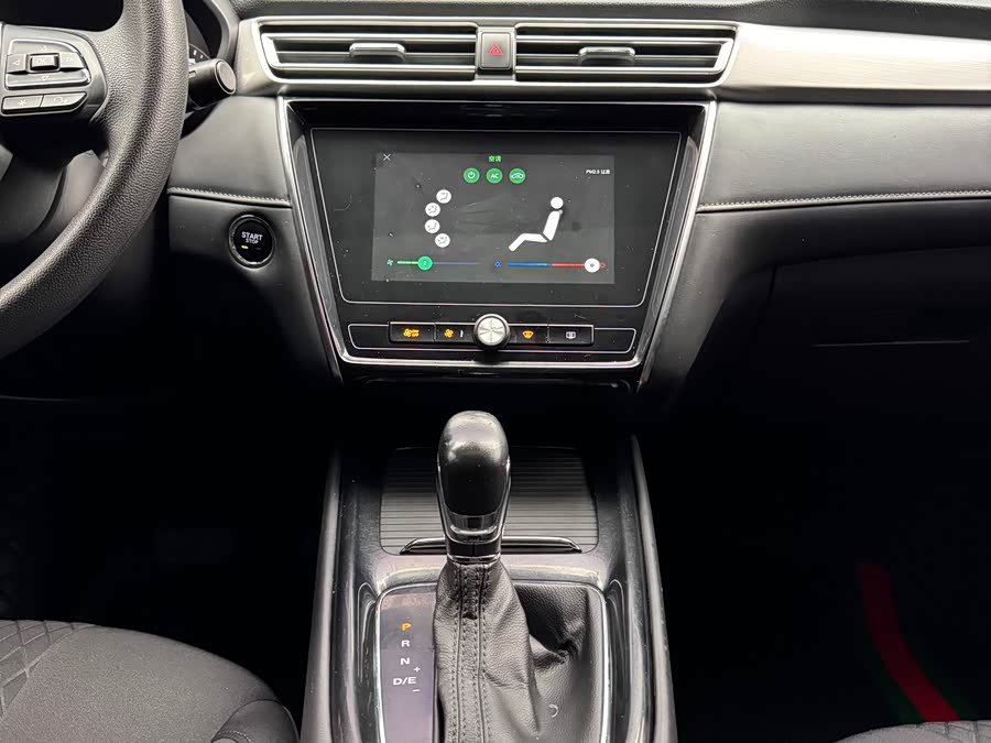 Roewe i5 2019 car image #13