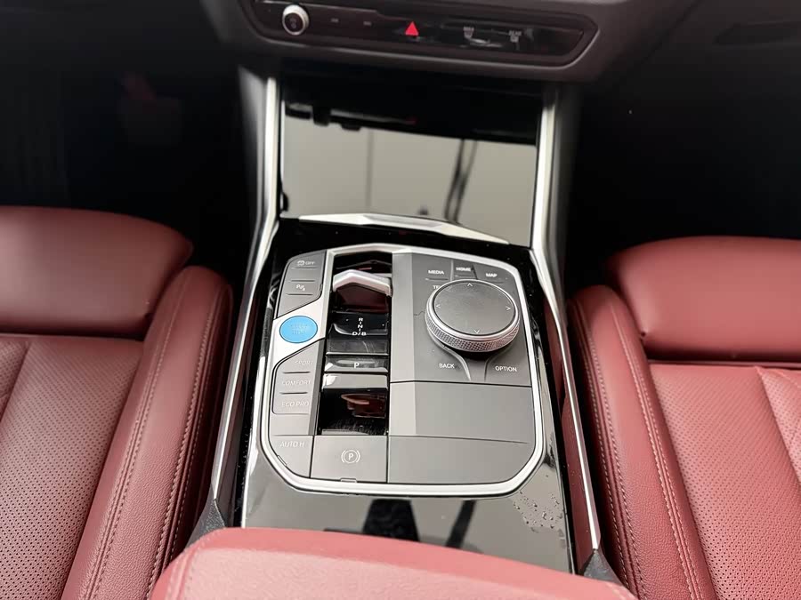 BMW i3 2023 car image #13