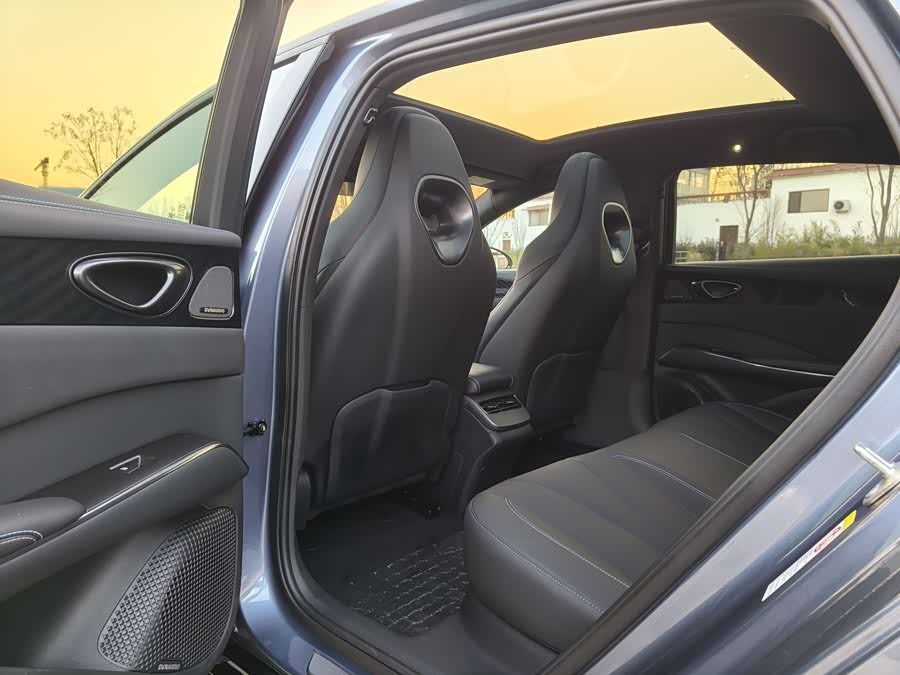 BYD Seal 2025 car image #13