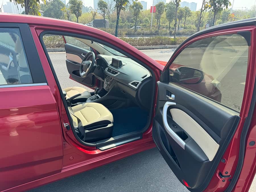 Changan Alsvin V7 2015 #13 Changan Alsvin V7 2015 car image #13