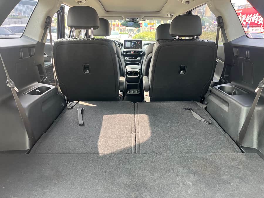 Hyundai Santa Fe 2019 #13 Hyundai Santa Fe 2019 car image #13