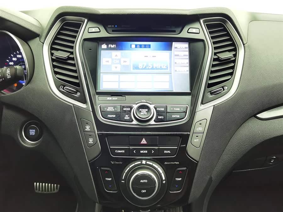 Hyundai Santa Fe 2015 car image #13