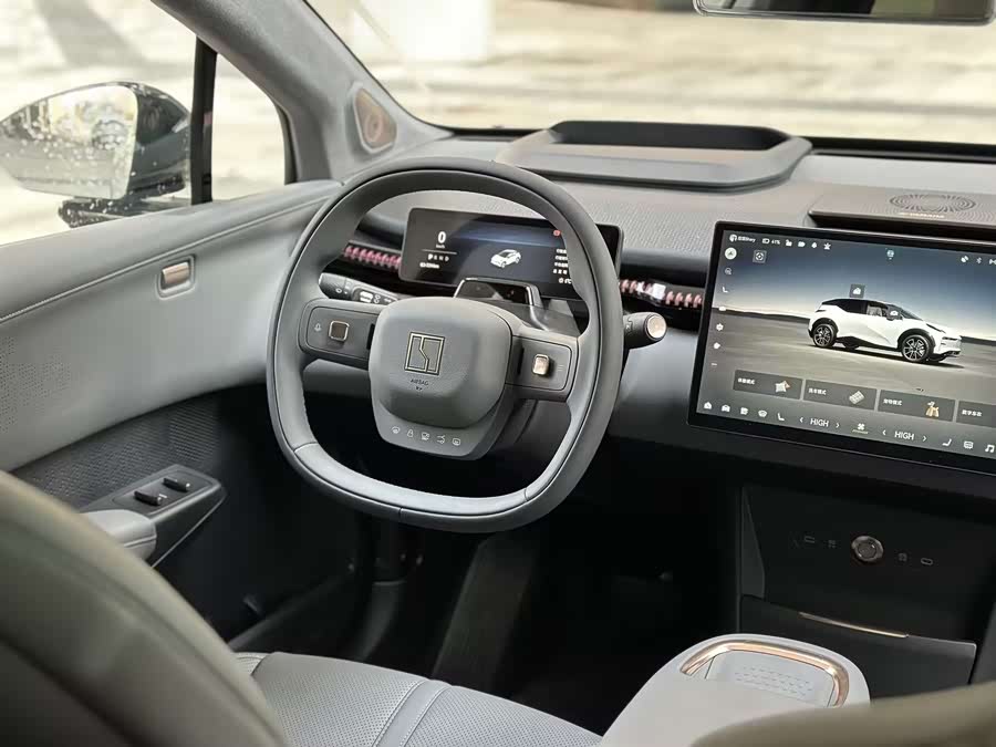 Zeekr X 2024 car image #13