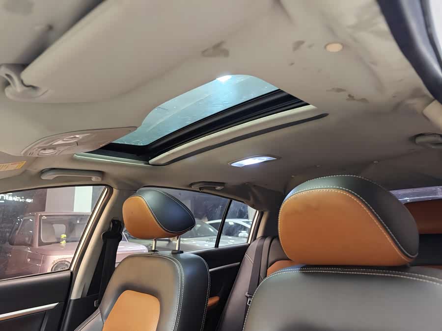 GEELY Emgrand 2015 car image #13