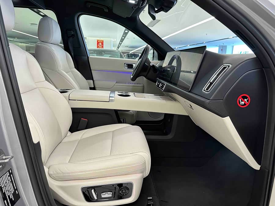 Li L9 2023 #13 Li L9 2023 car image #13