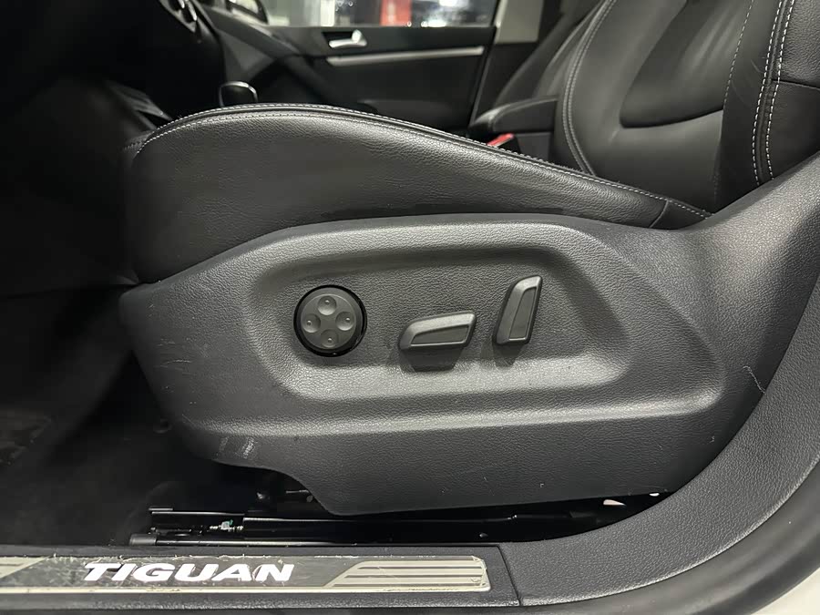 Volkswagen Tiguan 2016 car image #13